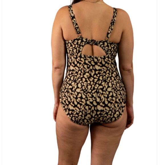 NWT Heat Into the Wild Womens Animal Print Tie Front One Piece Swimsuit 20W PLUS - Picture 8 of 8